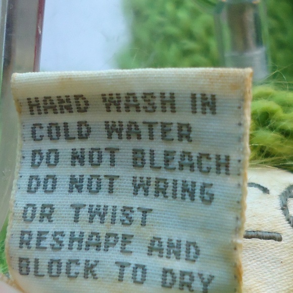 Vtg LAURICE Women's Green Knit Sweater 47% Mohair Size-S Pit to pit-19 Length-24 - Picture 6 of 6